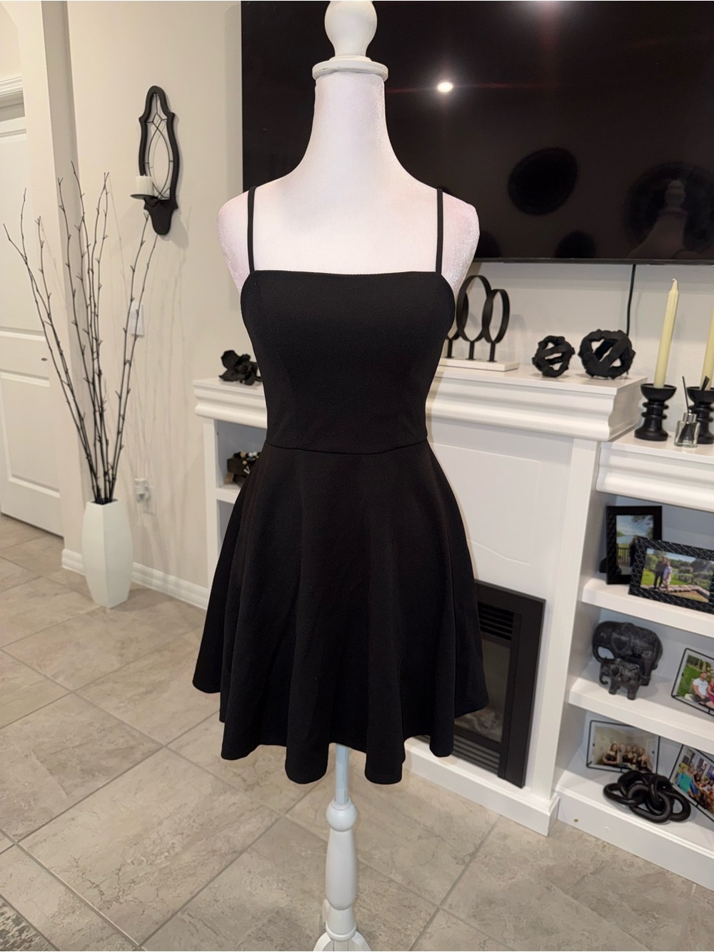 3 x 20$ B. Smart Black Spaghetti Strap Fit-and-Flare Mini Dress Size XS